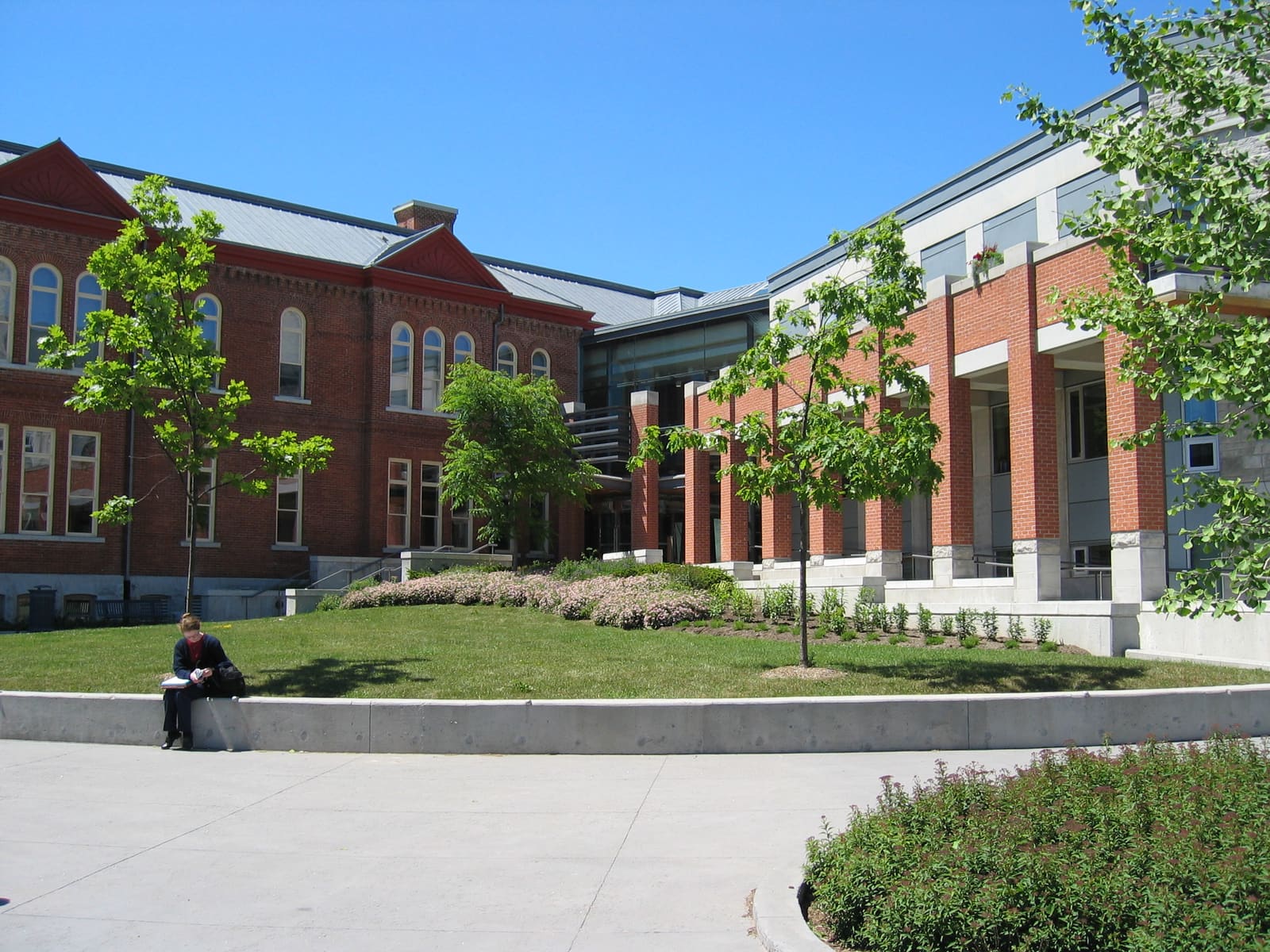 Queen's Commerce (Smith)